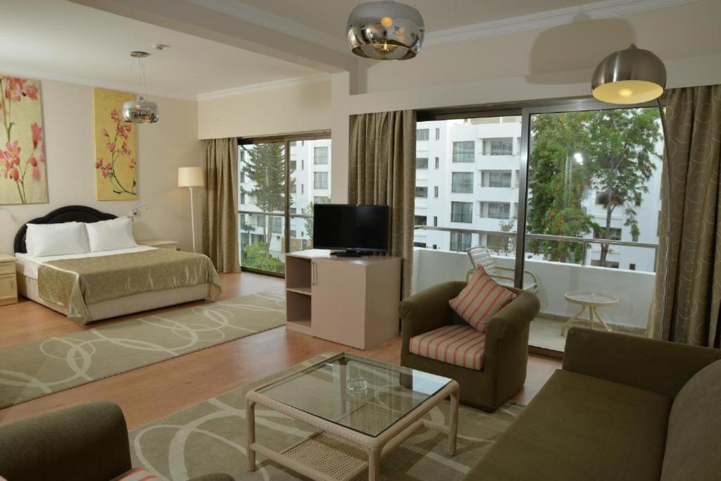 Jasmine Court Hotel Kyrenia  Zimmer foto